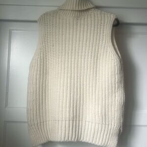 H&M sleeveless turtleneck knit vest size small